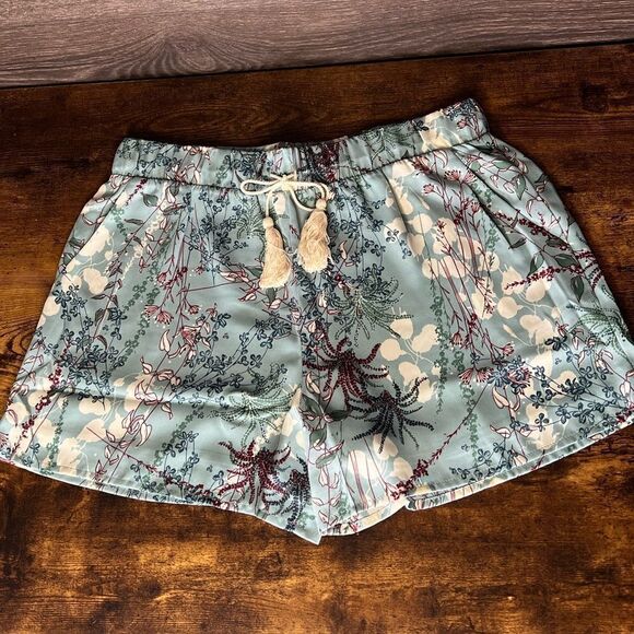 REVOLVE Krisa Lightweight Summer Shorts in Blue with Floral Print. Medium. NWT! - Picture 2 of 16
